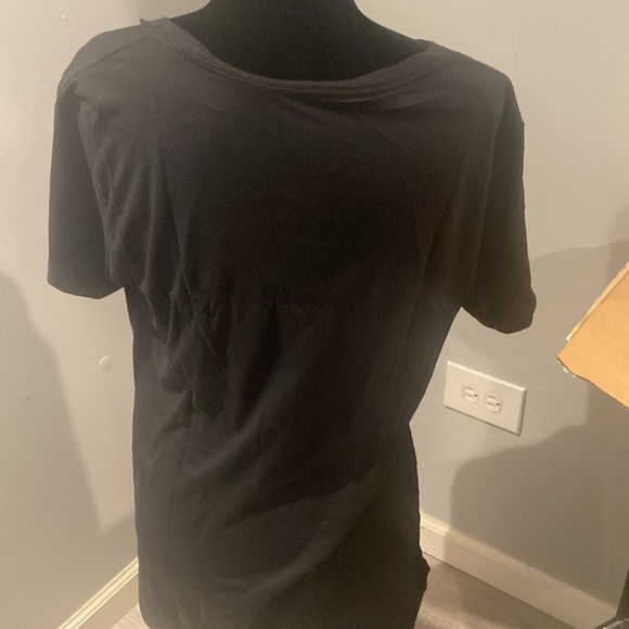 New never worn t-shirt - Unbreakable Breast Cancer Awareness Women’s design tee - Picture 4 of 9